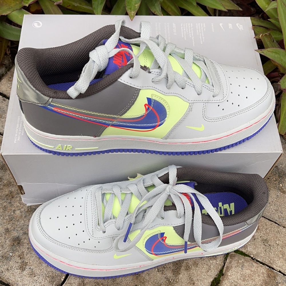 NIKE AIR FORCE 1 LV8 WMNS - Picture 2 of 16
